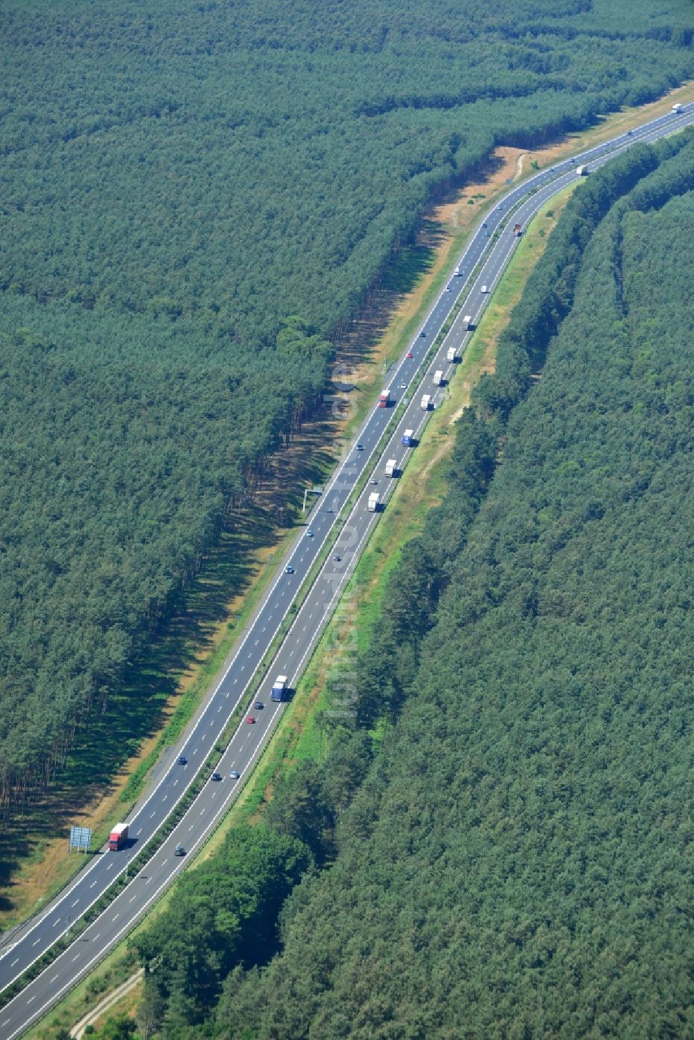 Spreenhagen aus der Vogelperspektive: Ausbau und Verbreiterung der Streckenführung der Autobahn / Bundesautobahn BAB A12 / E30 bei Spreenhagen im Bundesland Brandenburg