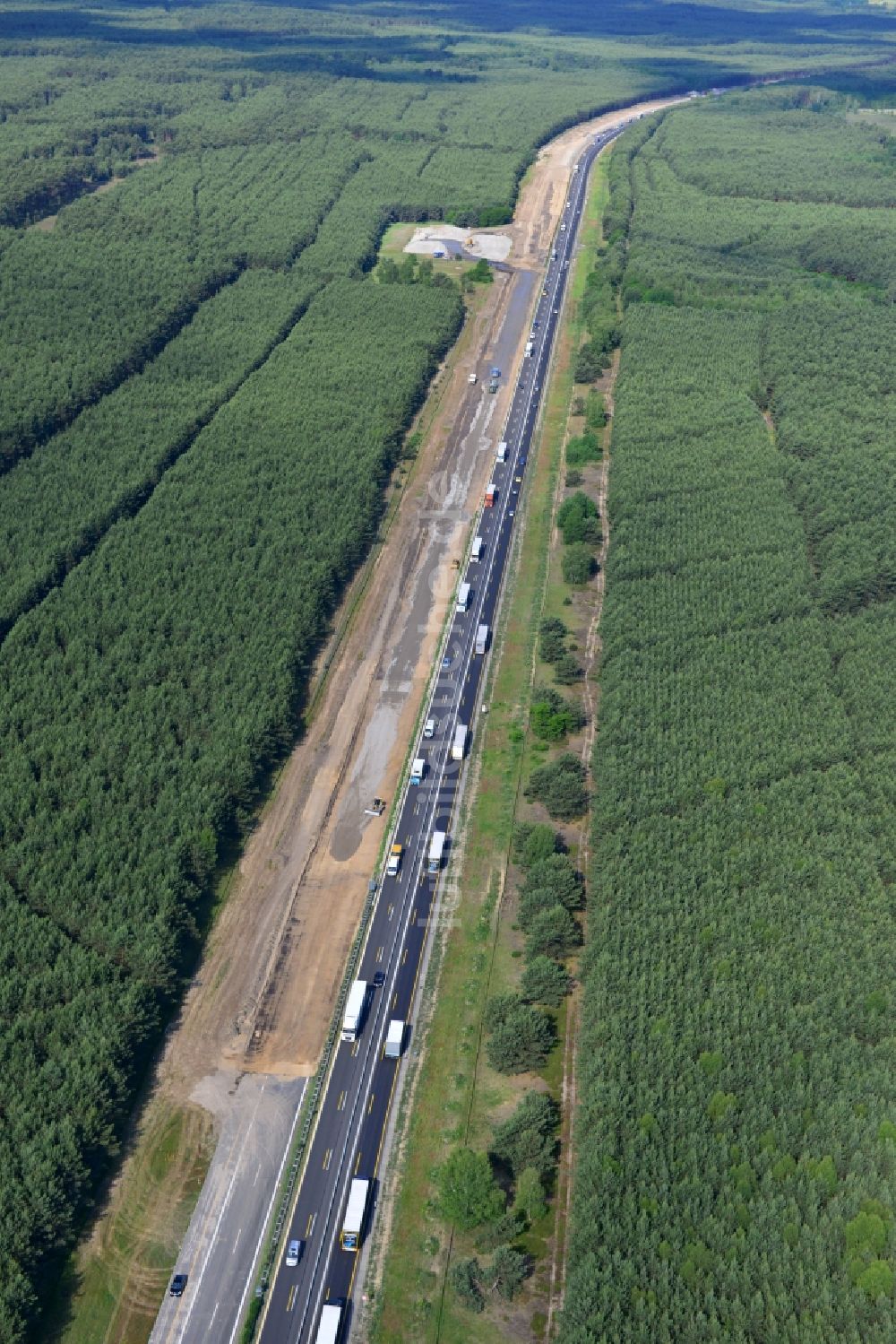 Spreeenhagen von oben - Ausbau und Verbreiterung der Streckenführung der Autobahn / Bundesautobahn BAB A12 / E30 bei Spreenhagen im Bundesland Brandenburg