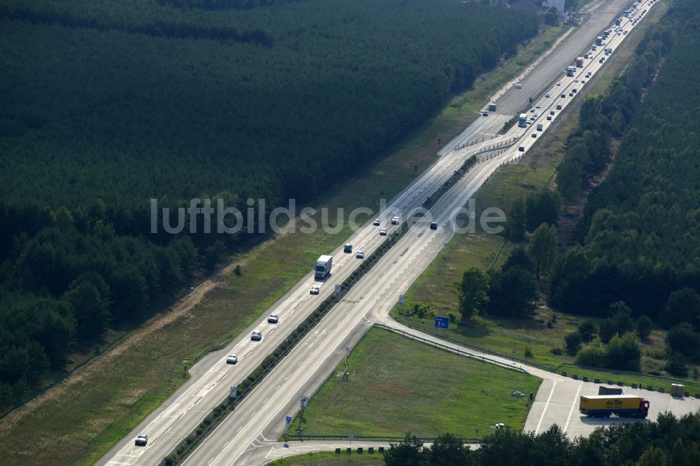 Spreenhagen aus der Vogelperspektive: Ausbau und Verbreiterung der Streckenführung der Autobahn / Bundesautobahn BAB A12 / E30 bei Spreenhagen im Bundesland Brandenburg