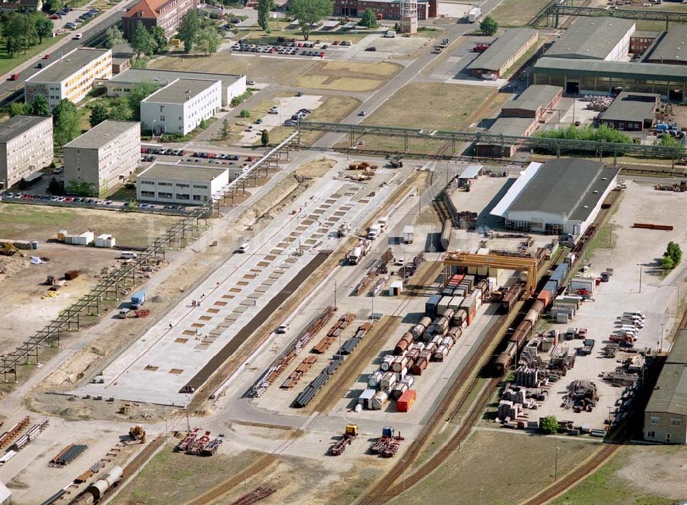 Schwarzheide / Brandenburg aus der Vogelperspektive: Ausbau des Verlade- und Rangierbahnhof auf dem südlichen Werksgelände der BASF - Schwarzheide .