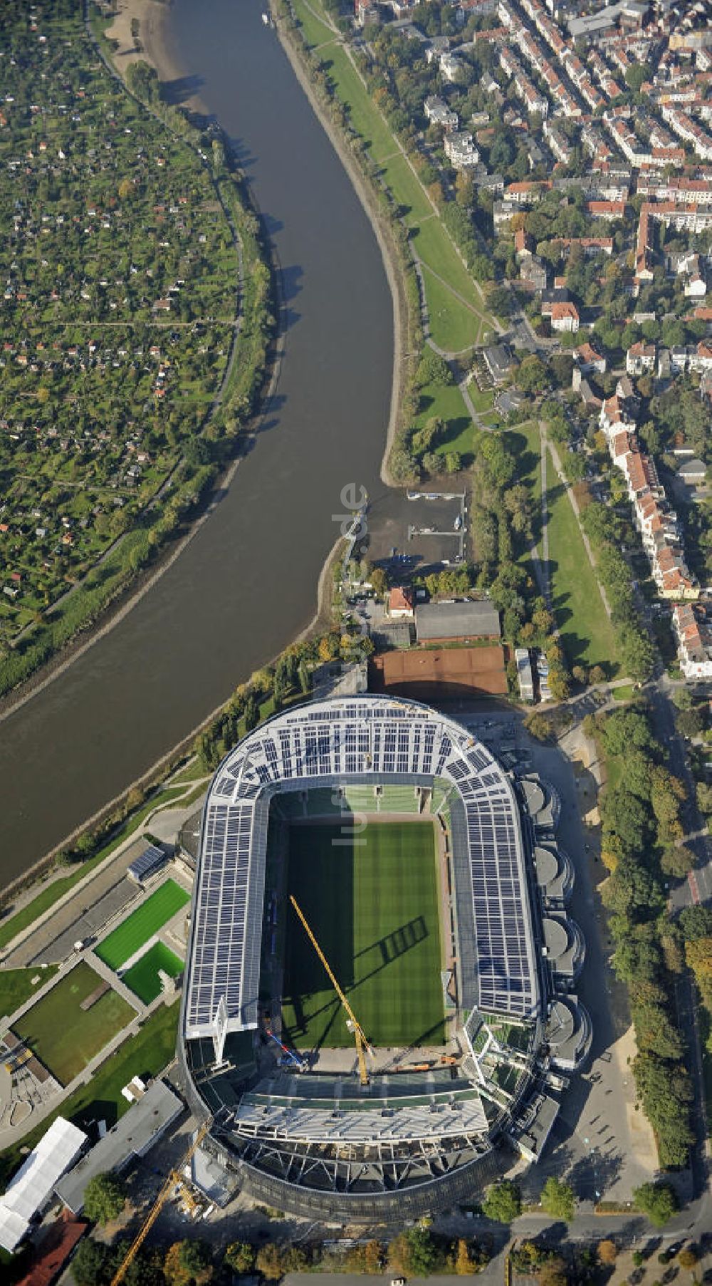 Bremen aus der Vogelperspektive: Ausbau Weserstadion Bremen