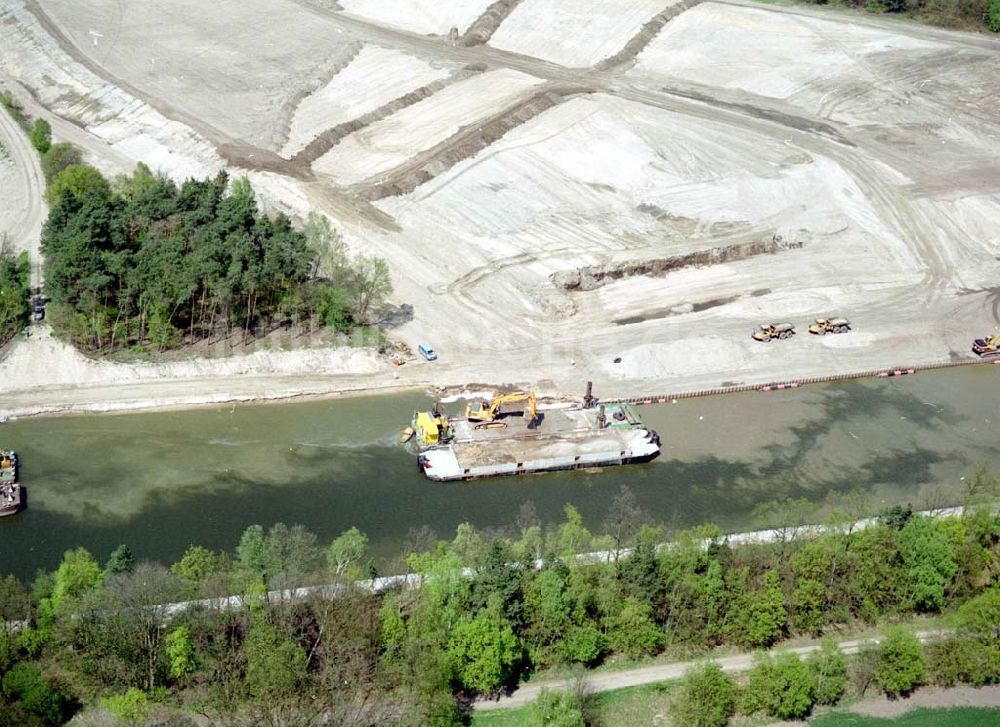 Luftbild westlich von Genthin - Ausbauarbeiten am Elbe-Havel-Kanal - Verlauf bei Genthin.