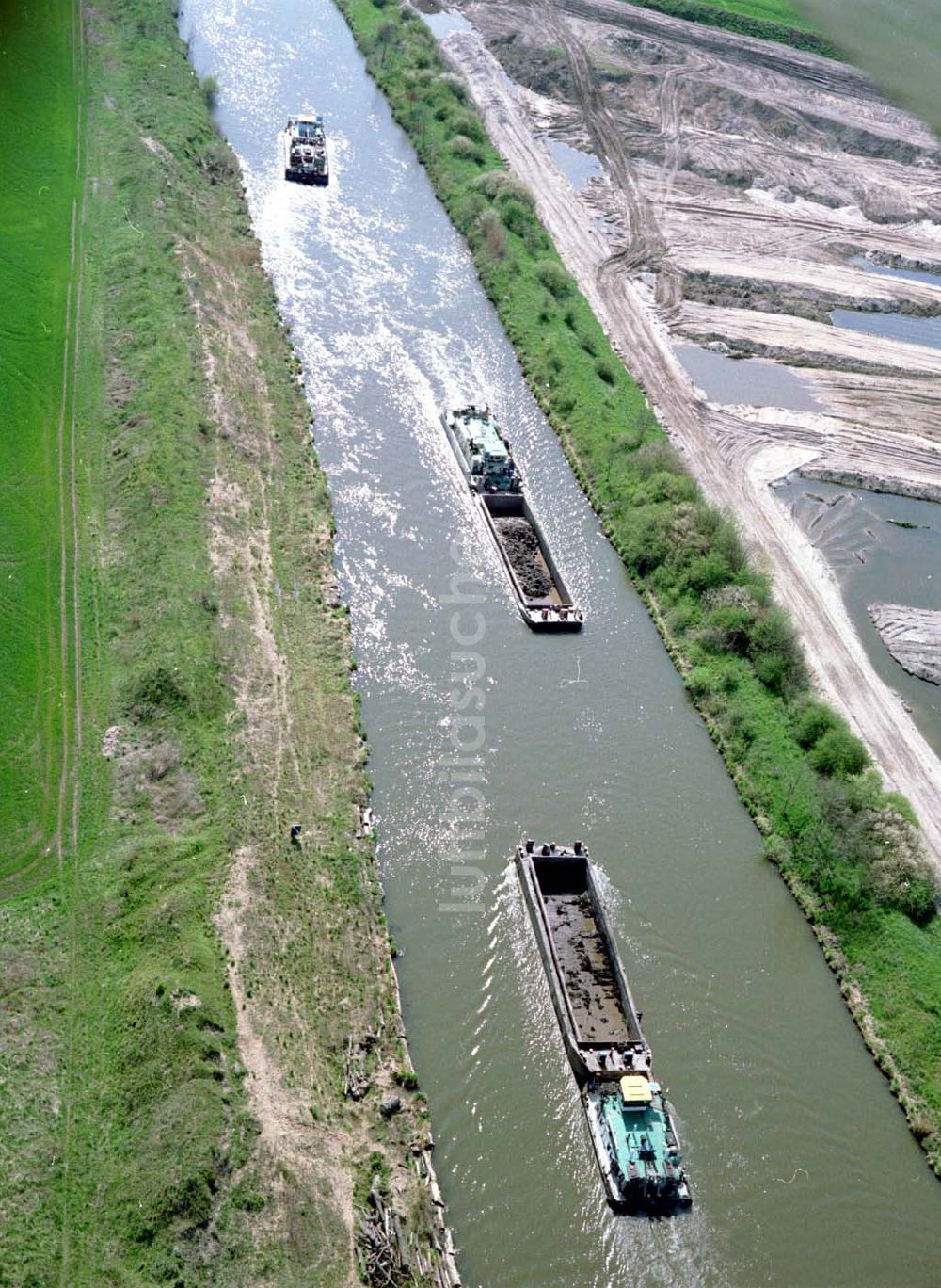 bei Genthin aus der Vogelperspektive: Ausbauarbeiten am Elbe-Havel-Kanal - Verlauf bei Genthin.