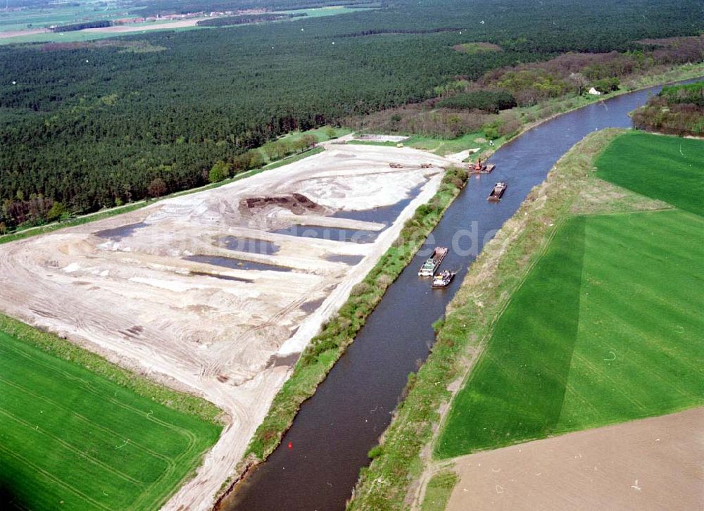 bei Genthin von oben - Ausbauarbeiten am Elbe-Havel-Kanal - Verlauf bei Genthin.