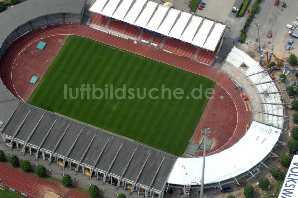 Luftaufnahme Braunschweig - Ausbauarbeiten der Nordkurve im Stadion Braunschweig