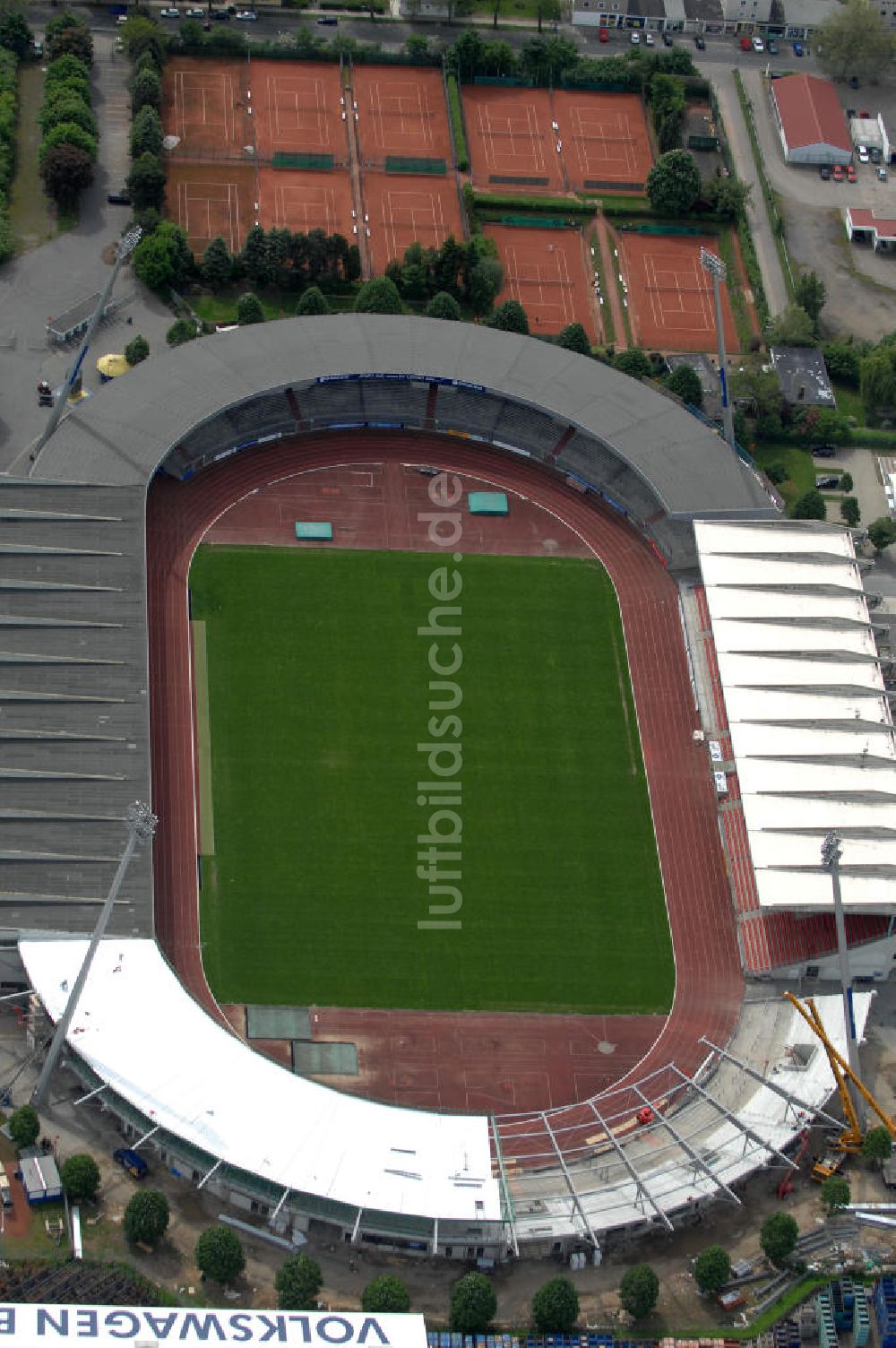 Luftbild Braunschweig - Ausbauarbeiten der Nordkurve im Stadion Braunschweig