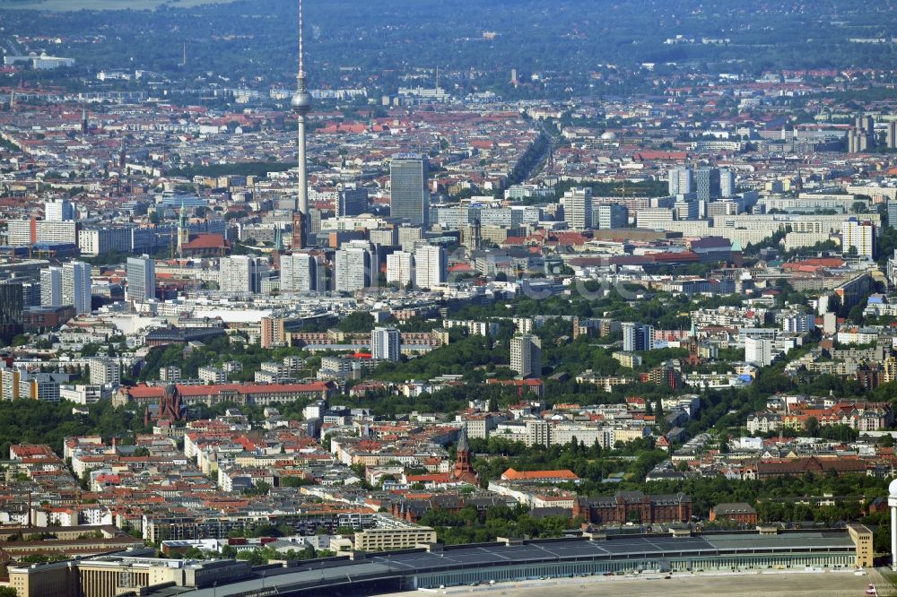 Luftbild Berlin - Ausblick über die Berliner Innenstadt