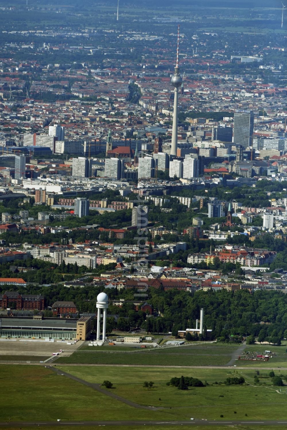 Berlin aus der Vogelperspektive: Ausblick über die Berliner Innenstadt