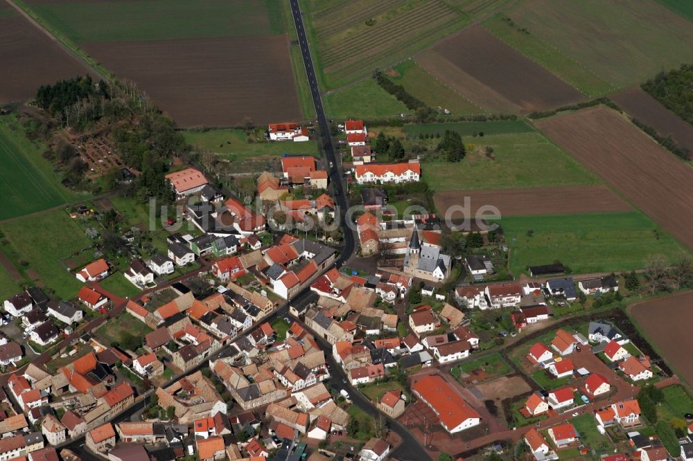 Luftaufnahme Pfaffen-Schwabenheim - Ausblick über Pfaffen-Schwabenheim im Bundesland Rheinland-Pfalz