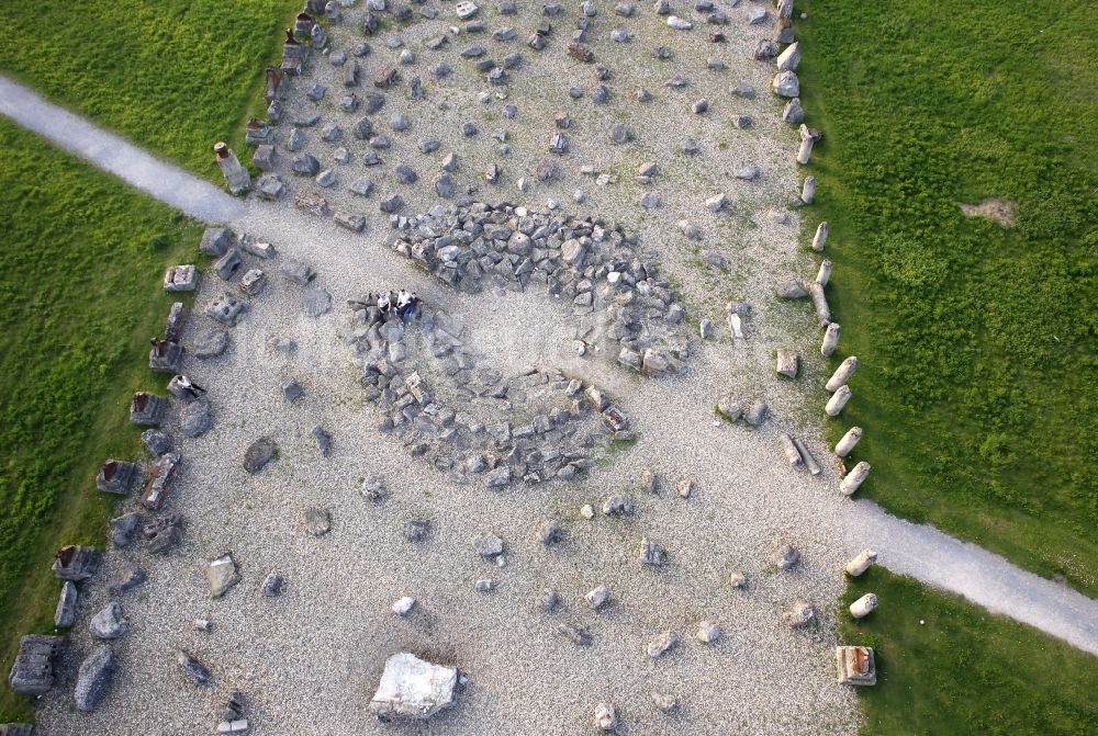 Luftbild Herne - Auschnitt des Stelenfeld an der Akademie Mont - Cenis in Herne in Nordrhein-Westfalen