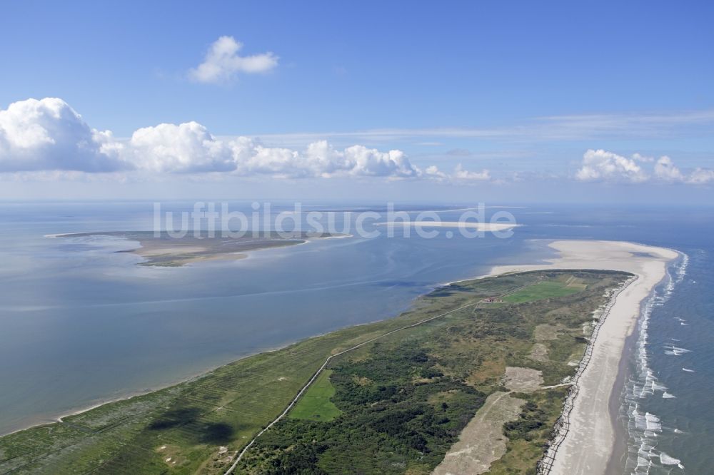 Luftbild Juist - Ausgedehnte Sandstrandflächen auf der Ostfriesischen Insel Juist im Bundesland Niedersachsen