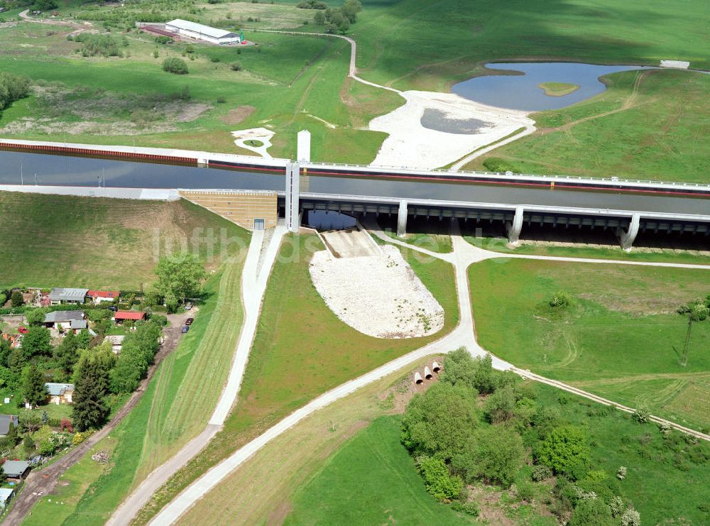 Hohenwarthe / Sachsen-Anhalt aus der Vogelperspektive: Ausgleichs- und Ersatzmaßnahmen an der Trogbrücke des Elbe-Havel-Kanales am Wasserstraßenkreuz Magdeburg / Elbe-Havel-Kanal