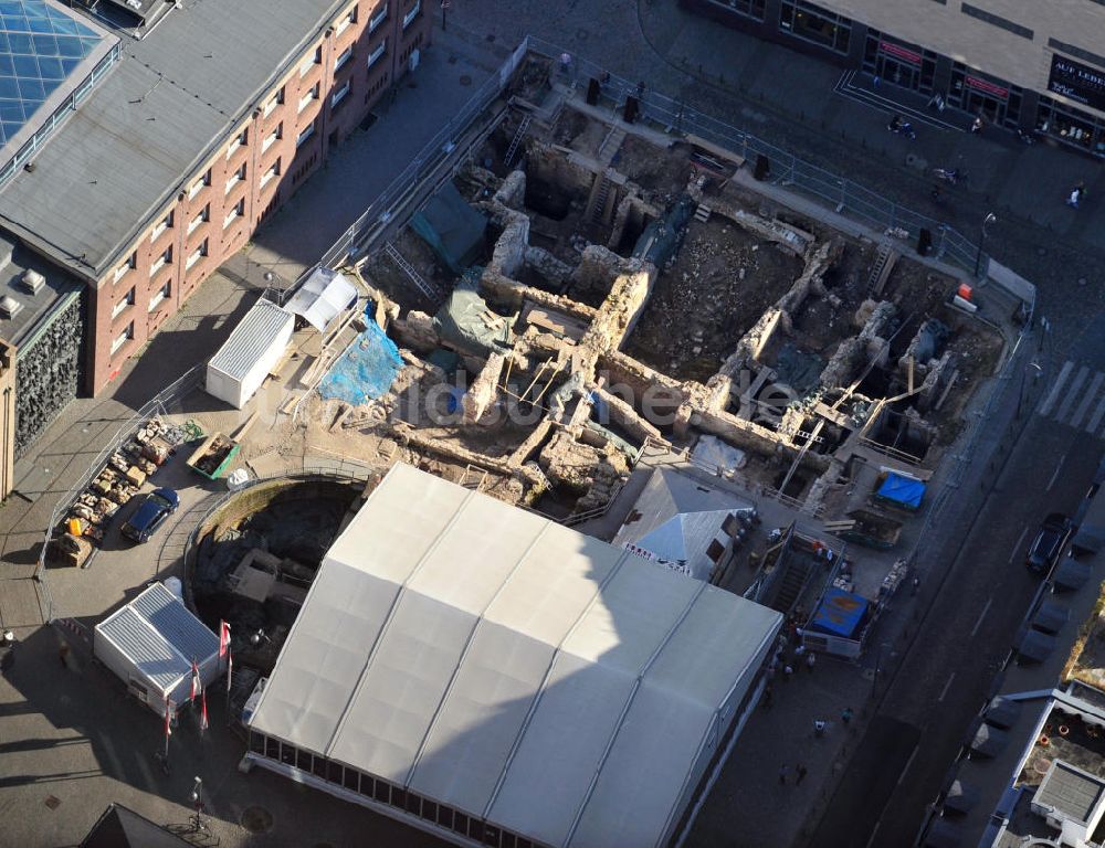 Luftbild Köln - Ausgrabung jüdisches Viertel am Quatermarkt in Köln-Altstadt