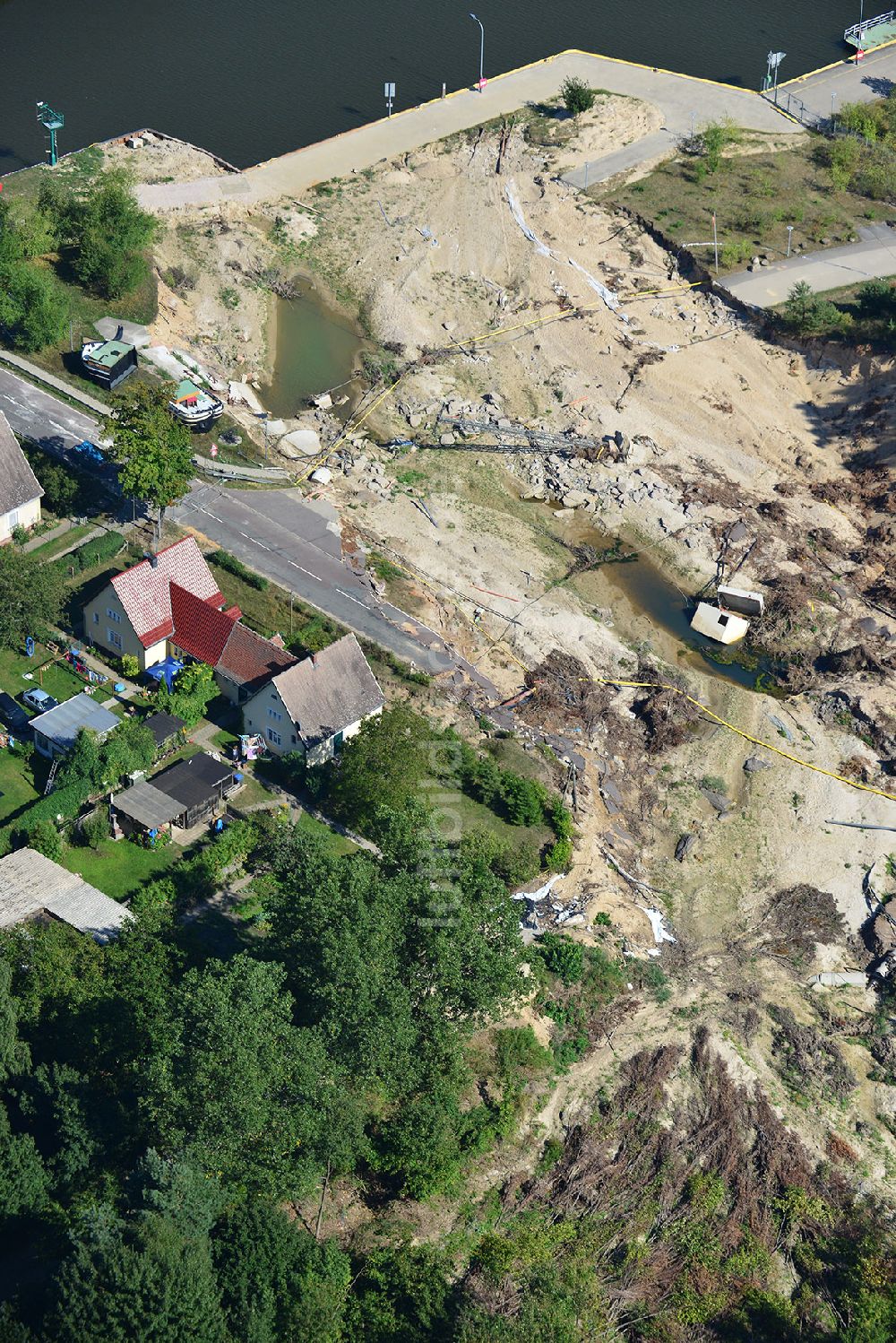 Niegripp aus der Vogelperspektive: Ausmaß der Hochwasser - Schäden an der L52 Neue Schleuse in Niegripp im Bundesland Sachsen-Anhalt