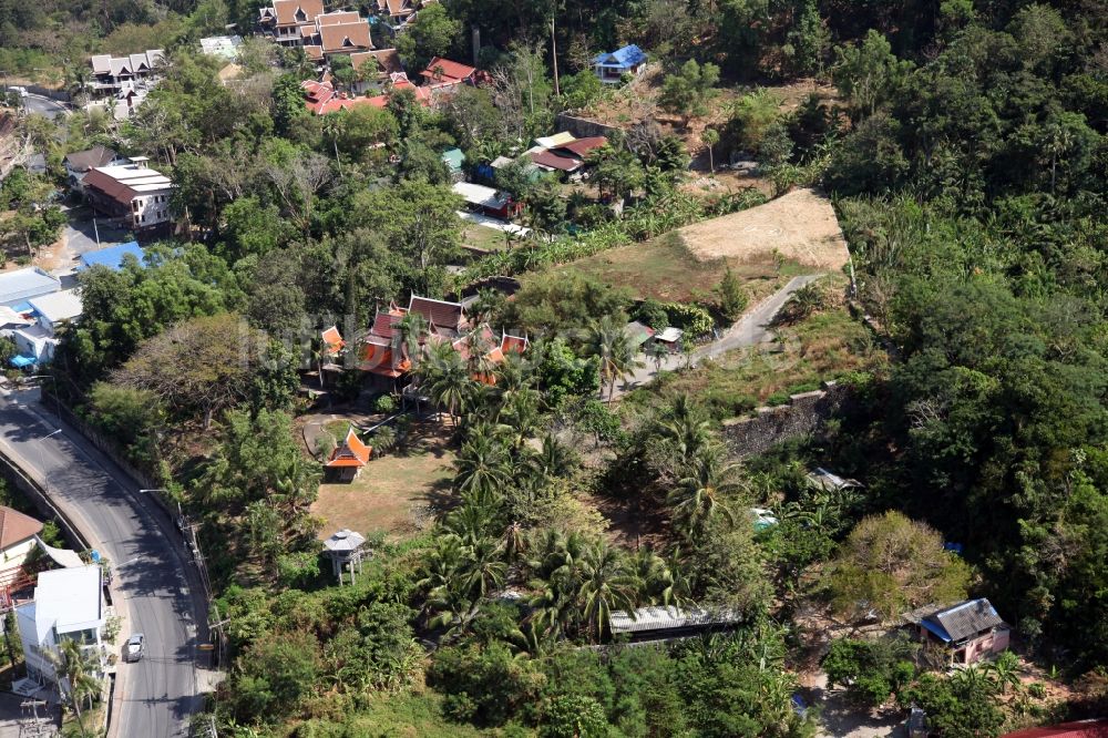 Luftaufnahme Patong - Außenbezirk der Stadt Patong auf der Insel Phuket in Thailand