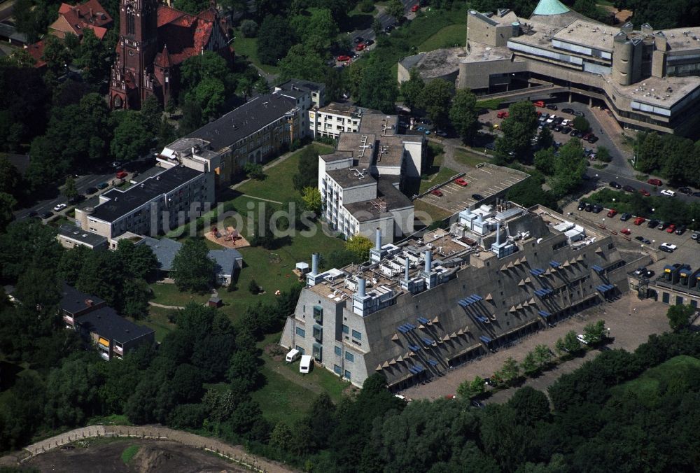 Berlin OT Lichterfelde von oben - Außenstandort des Charité Campus Benjamin Franklin im Ortsteil Lichterfelde in Berlin