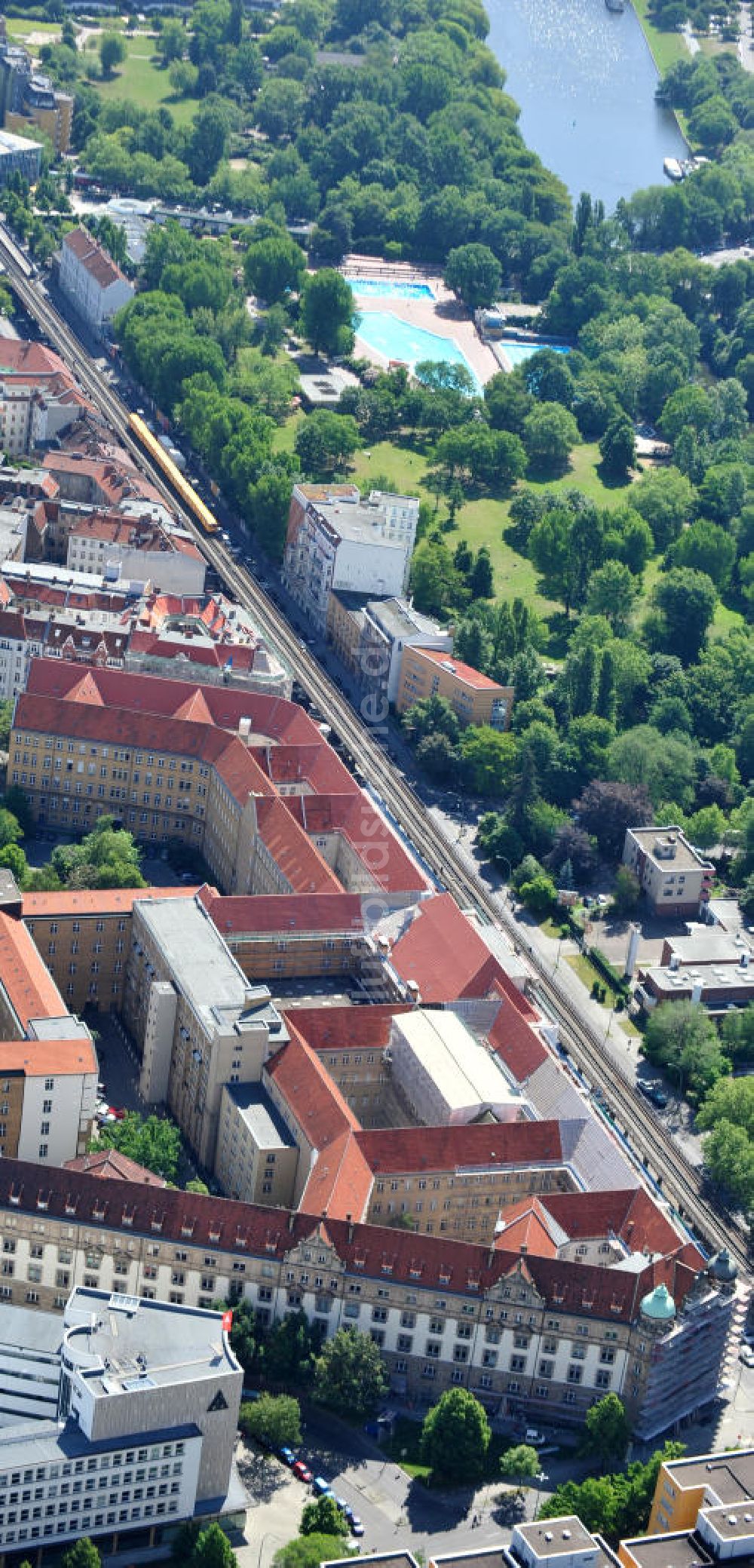  von oben - Außenstelle des Deutsches Patent- und Markenamt in Berlin Kreuzberg