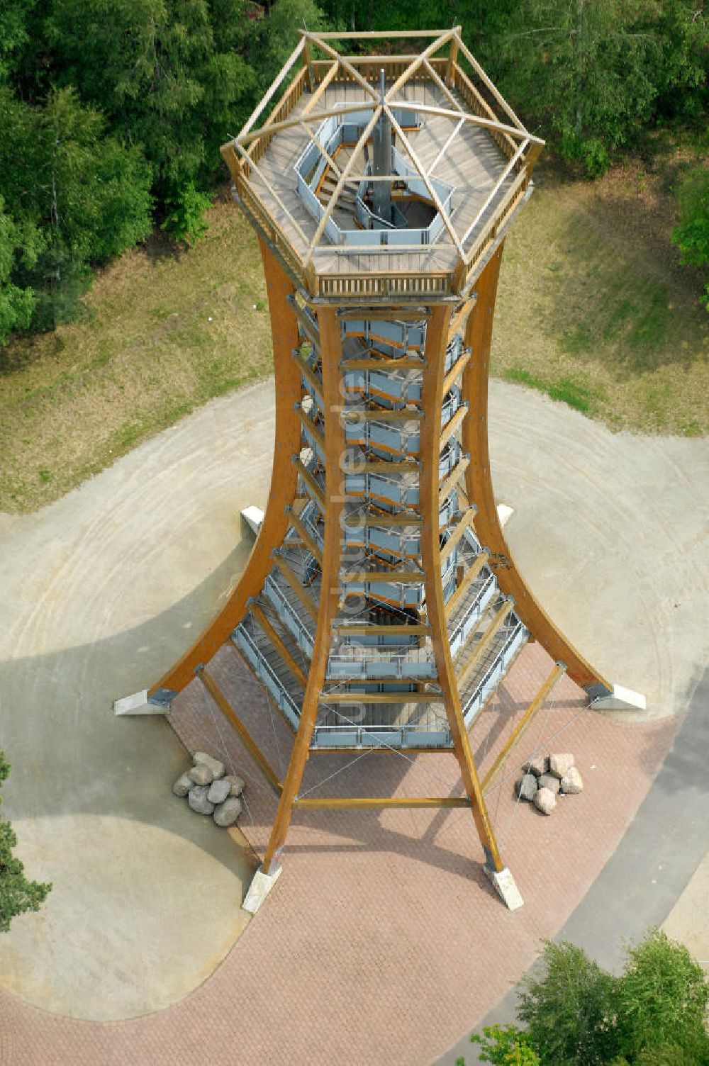 Bohsdorf aus der Vogelperspektive: Aussichtsturm / Tower Bohsdorf