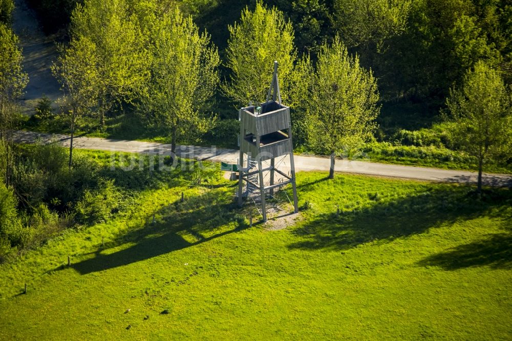 Luftaufnahme Hamm - Aussichtsturm an einer Wiese im Nordwesten von Hamm im Bundesland Nordrhein-Westfalen