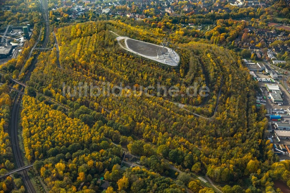 Bottrop aus der Vogelperspektive: Aussichtturm Tetraeder auf der Halde an der Beckstraße in Bottrop in Nordrhein-Westfalen