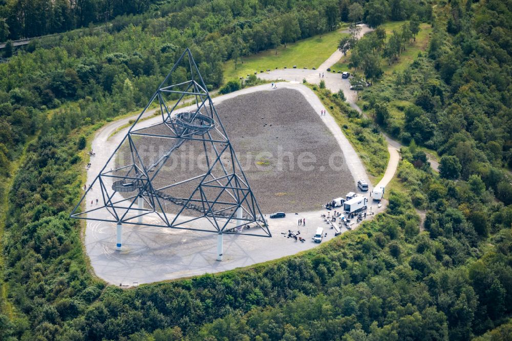 Bottrop von oben - Aussichtturm Tetraeder auf der Halde an der Beckstraße in Bottrop in Nordrhein-Westfalen