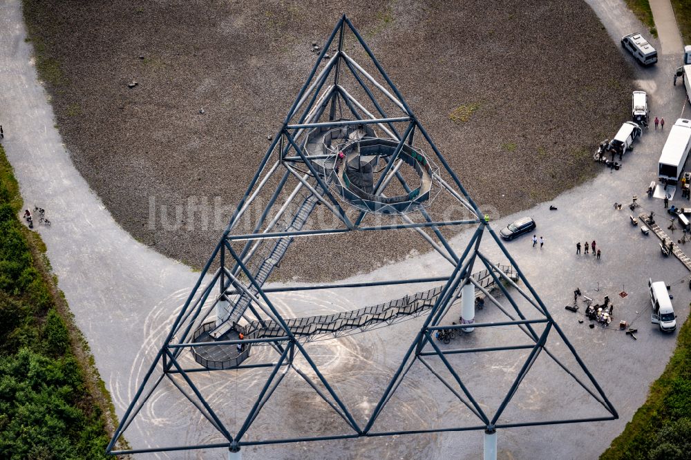 Bottrop von oben - Aussichtturm Tetraeder auf der Halde an der Beckstraße in Bottrop in Nordrhein-Westfalen