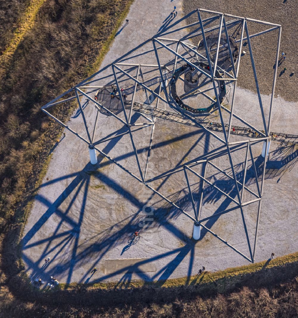 Bottrop von oben - Aussichtturm Tetraeder auf der Halde an der Beckstraße in Bottrop in Nordrhein-Westfalen