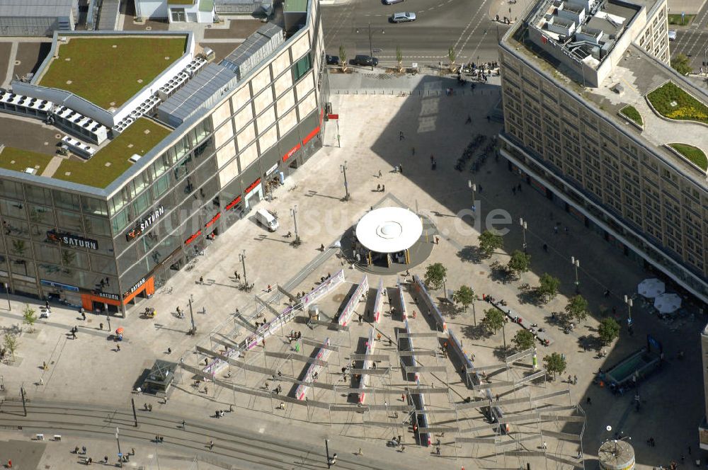 Luftbild Berlin - Ausstellung am Alexanderplatz in Berlin-Mitte