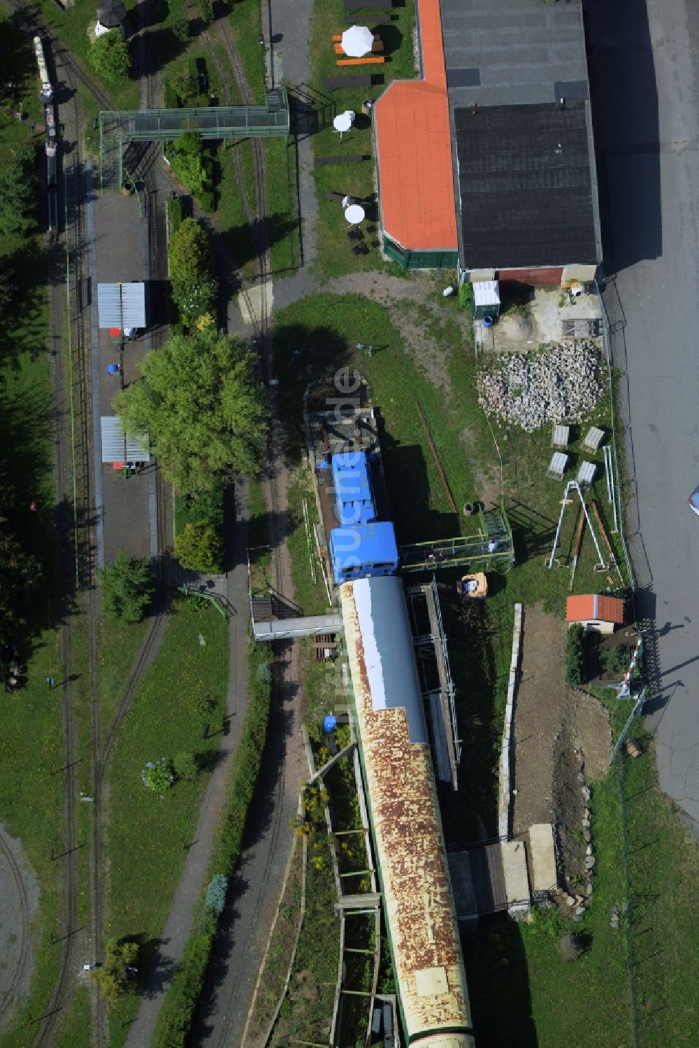 Markkleeberg von oben - Ausstellung und Gelände des Modellbauparks Auenhain in Markkleeberg im Bundesland Sachsen