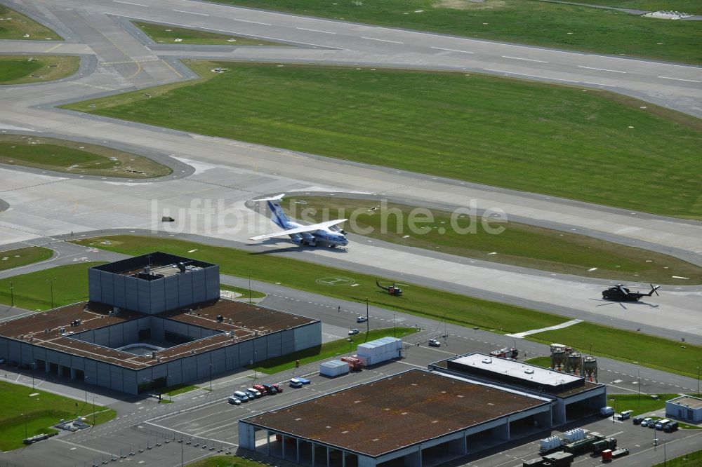 Luftbild Schönefeld Selchow - Ausstellungsgelände der Internationalen Luftfahrtshow ILA 2014 vor der Eröffnung auf dem Gelände des Flughafen Berlin-Schönefeld in Brandenburg 