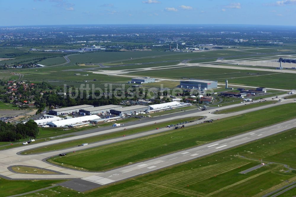 Schönefeld Selchow von oben - Ausstellungsgelände der Internationalen Luftfahrtshow ILA 2014 vor der Eröffnung auf dem Gelände des Flughafen Berlin-Schönefeld in Brandenburg 