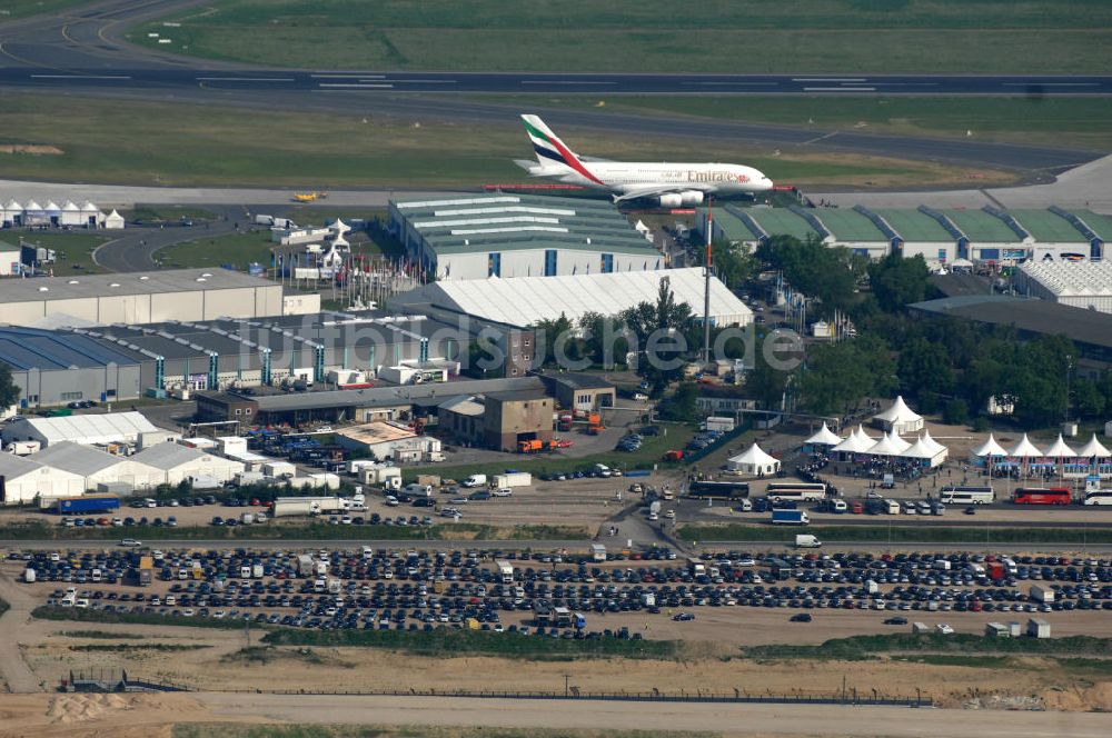 Luftbild Schönefeld - Ausstellungsgelände der Internationalen Luftfahrtshow ILA 2010 auf dem Gelände des Flughafen Berlin-Schönefeld zur Eröffnung am 08.06.2010