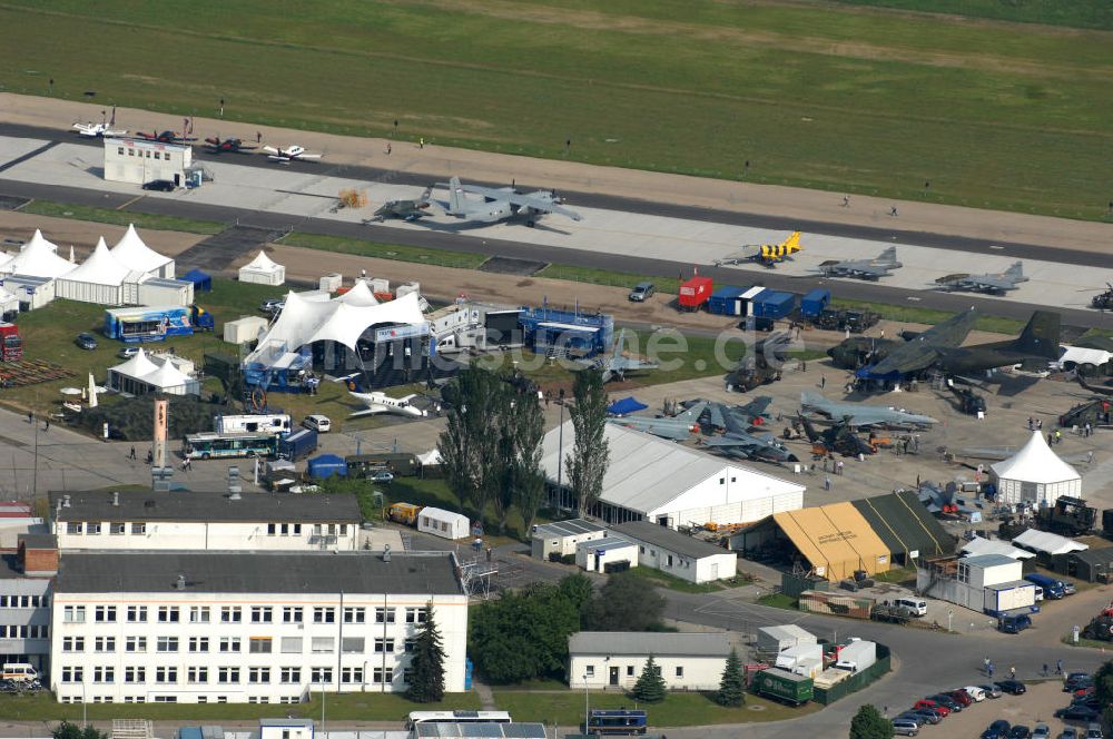 Luftbild Schönefeld - Ausstellungsgelände der Internationalen Luftfahrtshow ILA 2010 auf dem Gelände des Flughafen Berlin-Schönefeld zur Eröffnung am 08.06.2010