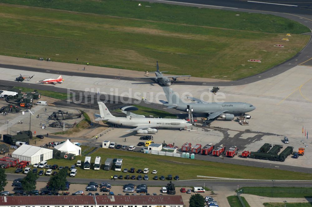 Luftaufnahme Schönefeld - Ausstellungsgelände der Internationalen Luftfahrtshow ILA 2010 auf dem Gelände des Flughafen Berlin-Schönefeld zur Eröffnung am 08.06.2010