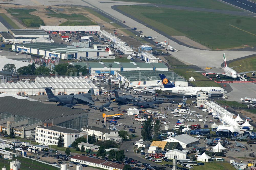 Luftbild Schönefeld - Ausstellungsgelände der Internationalen Luftfahrtshow ILA 2010 auf dem Gelände des Flughafen Berlin-Schönefeld zur Eröffnung am 08.06.2010