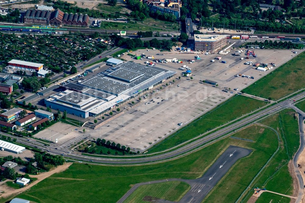 Luftbild Freiburg im Breisgau - Ausstellungsgelände und Messehallen der Freiburg in Freiburg im Breisgau im Bundesland Baden-Württemberg, Deutschland