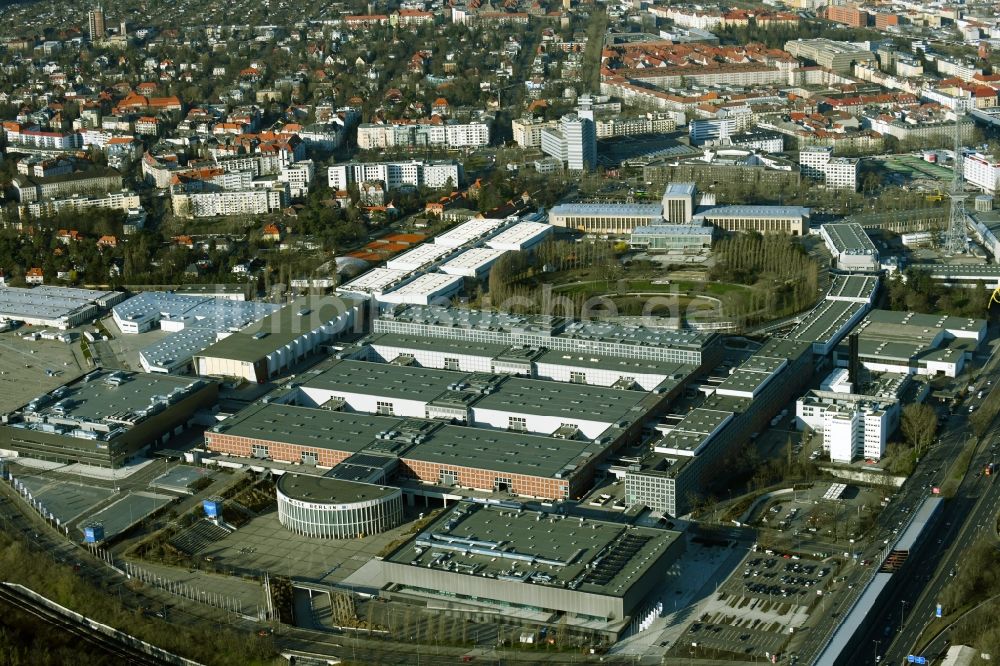 Berlin von oben - Ausstellungsgelände und Messehallen am Funkturm - Messedamm - Kongreßzentrum ICC im Ortsteil Charlottenburg in Berlin, Deutschland