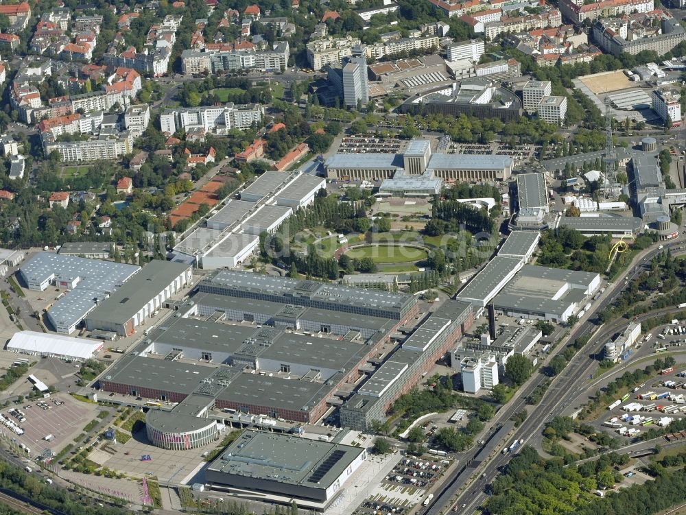 Luftaufnahme Berlin - Ausstellungsgelände und Messehallen der Messe Berlin in Berlin