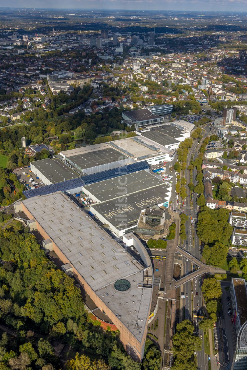 Luftaufnahme Essen - Ausstellungsgelände und Messehallen der Messe Essen in Essen im Bundesland Nordrhein-Westfalen