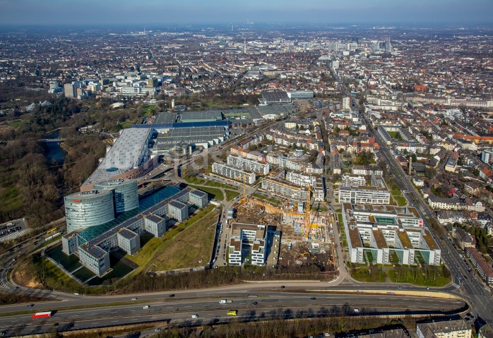 Essen von oben - Ausstellungsgelände und Messehallen der Messe Essen und Stadtteilansicht von Rüttenscheid in Essen im Bundesland Nordrhein-Westfalen