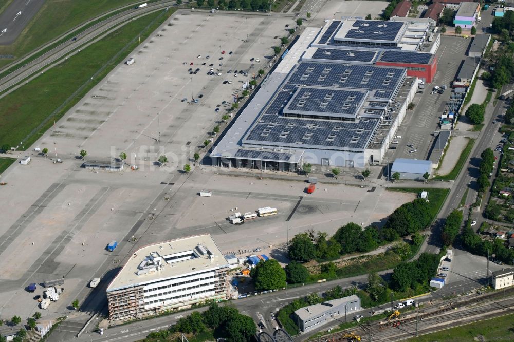 Freiburg im Breisgau von oben - Ausstellungsgelände und Messehallen der Messe Freiburg in Freiburg im Breisgau im Bundesland Baden-Württemberg, Deutschland