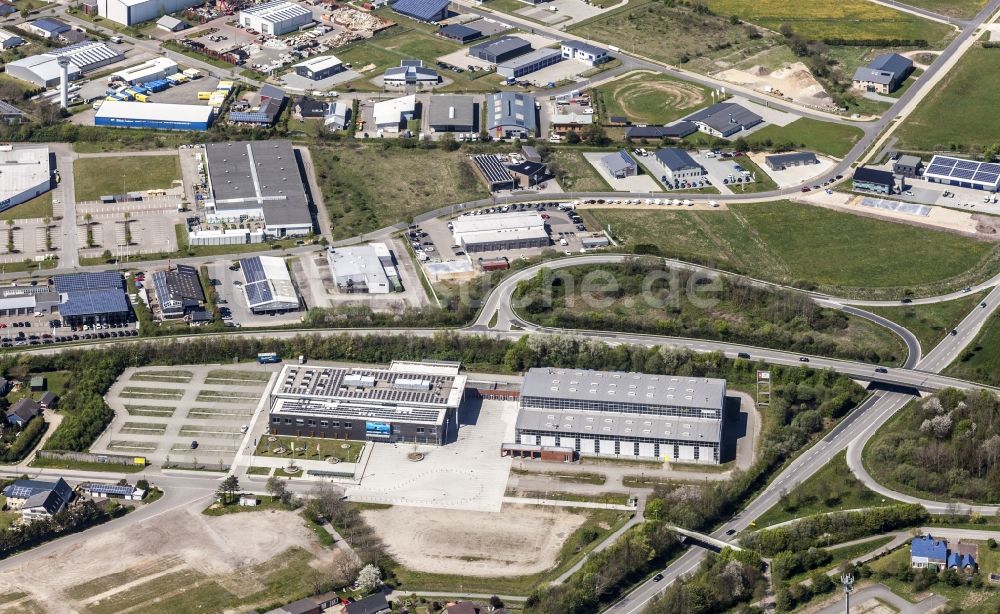 Husum aus der Vogelperspektive: Ausstellungsgelände und Messehallen der Messe Husum im Ortsteil Kielsburg in Husum im Bundesland Schleswig-Holstein