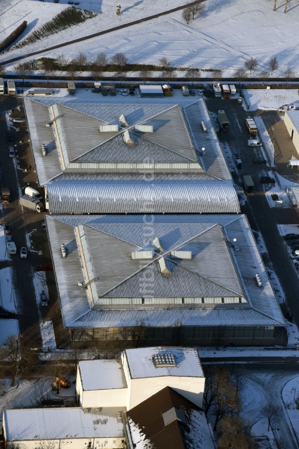 Luftaufnahme Magdeburg - Ausstellungsgelände und Messehallen der Messe Magdeburg in Magdeburg im Bundesland Sachsen-Anhalt