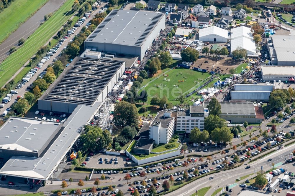 Luftbild Offenburg - Ausstellungsgelände und Messehallen der Messe Offenburg-Ortenau GmbH an der Schutterwälder Straße in Offenburg im Bundesland Baden-Württemberg, Deutschland