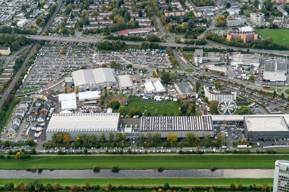 Luftaufnahme Offenburg - Ausstellungsgelände und Messehallen der Messe Offenburg-Ortenau GmbH an der Schutterwälder Straße in Offenburg im Bundesland Baden-Württemberg, Deutschland