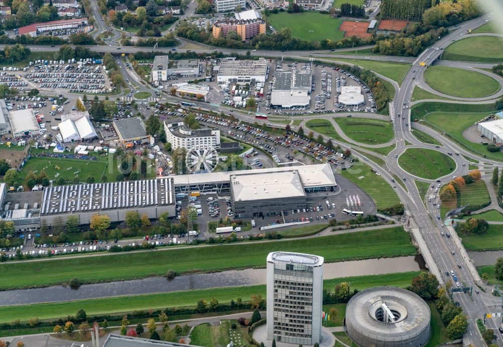 Offenburg von oben - Ausstellungsgelände und Messehallen der Messe Offenburg-Ortenau GmbH an der Schutterwälder Straße in Offenburg im Bundesland Baden-Württemberg, Deutschland