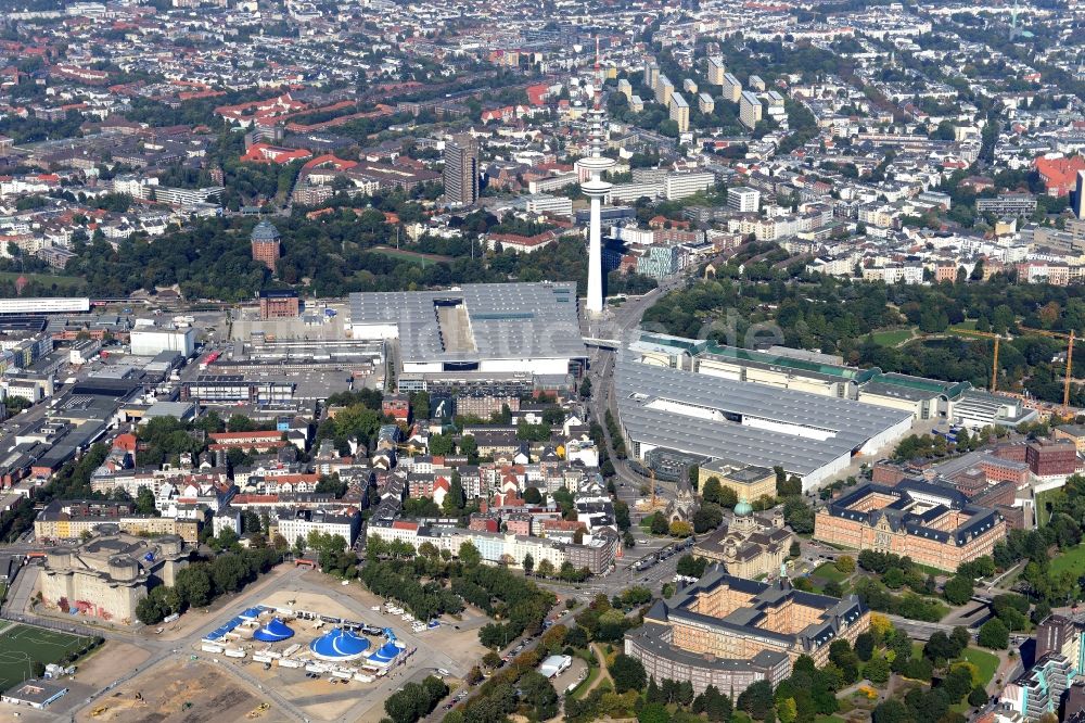 Hamburg von oben - Ausstellungsgelände und Messehallen der Neuen Messe der Hamburg Messe und Congress GmbH am Fernsehturm Heinrich-Hertz-Turm in Hamburg