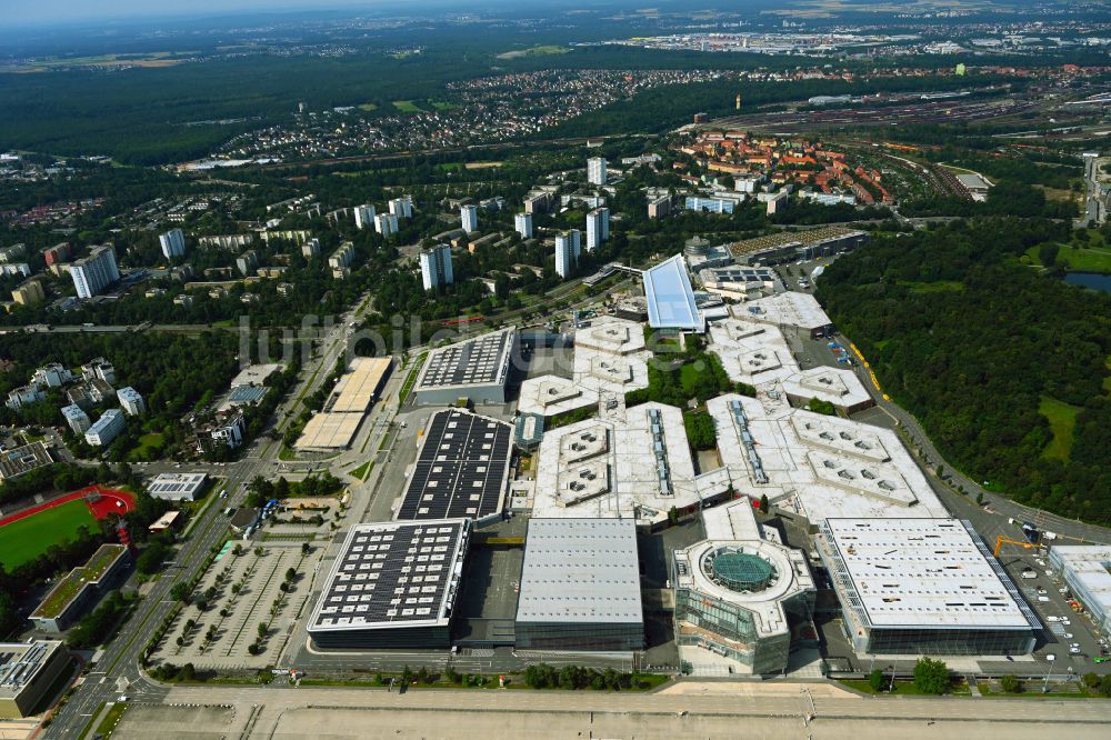 Nürnberg aus der Vogelperspektive: Ausstellungsgelände und Messehallen der NürnbergMesse GmbH in Nürnberg im Bundesland Bayern, Deutschland