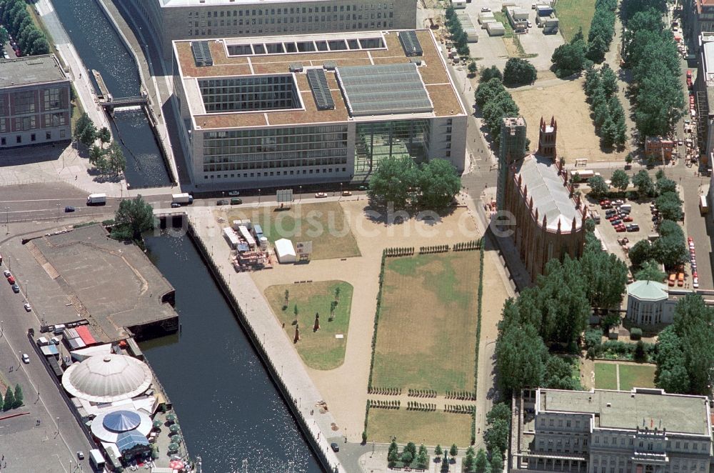 Berlin von oben - Auswertiges Amt im Haus am Werderschen Markt in Berlin Mitte