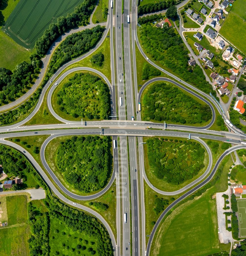 Luftaufnahme Bad Salzuflen - Autobahn- Abfahrt der BAB A2 - B239 in Bad Salzuflen im Bundesland Nordrhein-Westfalen